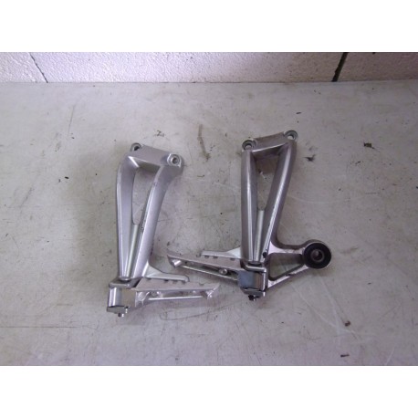 PAIRE DE PLATINE PASSAGERS - YAMAHA FZ1 2007