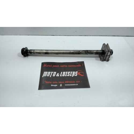 AXE DE ROUE ARRIERE - HONDA CB 750 HORNET