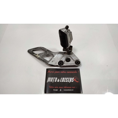 PLATINE REPOSE PIED AVANT GAUCHE - SUZUKI 650 BANDIT