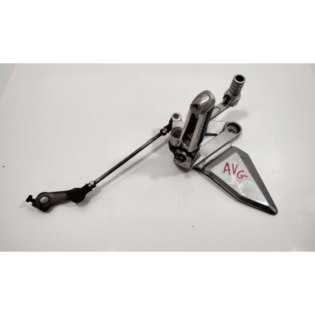 PLATINE REPOSE PIED AVANT GAUCHE - SUZUKI 650 SVS