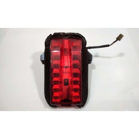 FEU ARRIERE - SUZUKI 650 SVS