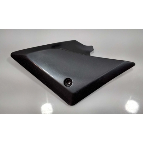 CHACHE LATERAL GAUCHE - SUZUKI 650 SVS