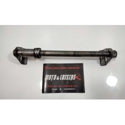 AXE DE ROUE - SUZUKI 650 SVS