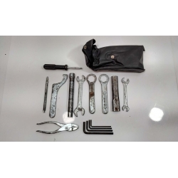TROUSSE A OUTILS- SUZUKI 650 SVS