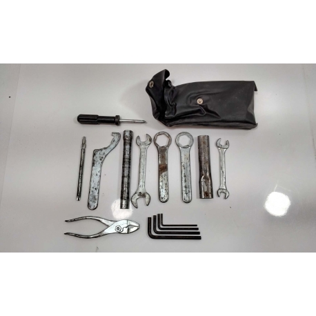TROUSSE A OUTILS- SUZUKI 650 SVS