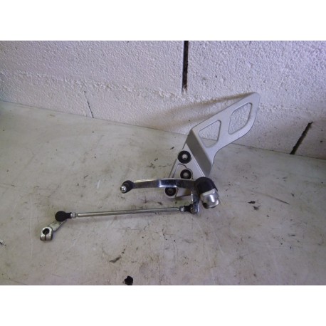 PLATINE REPOSE PIED GAUCHE - SUZUKI 650 BANDIT