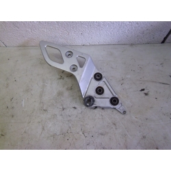 PLATINE REPOSE PIED DROITE - SUZUKI 650 BANDIT