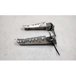 PAIRE CALE PIED - YAMAHA FZ6