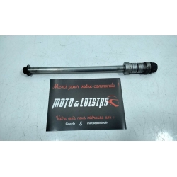 AXE DE ROUE AVANT - HONDA FORZA 125