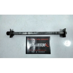 AXE DE ROUE ARRIERE - SUZUKI SV 650 S