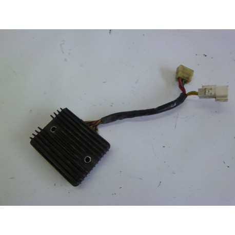 REGULATEUR - HONDA VFR 800