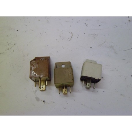LOT DE 3 RELAIS - PIAGGIO X9 125