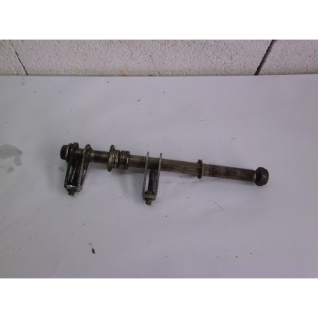 AXE DE ROUE ARRIERE - HONDA VTR 1000 F