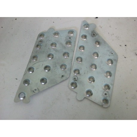 CACHE MARCHE PIED KEEWAY FOCUS 50 2007