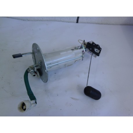 POMPE A ESSENCE - SUZUKI GSR 750