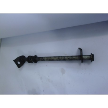 AXE DE ROUE ARRIERE - SUZUKI 650 BANDIT