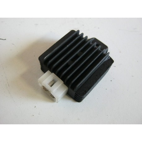 REGULATEUR KEEWAY RY6 2012