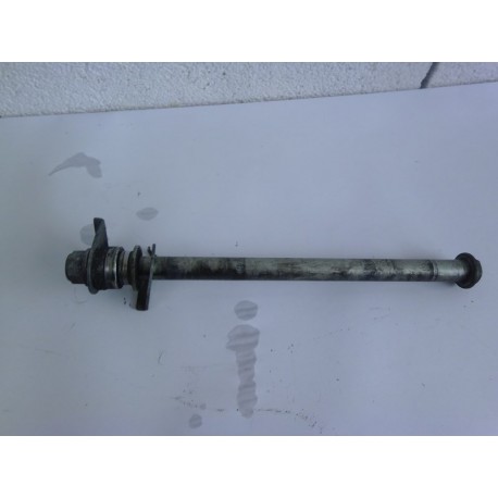 AXE DE ROUE ARRIERE - SUZUKI 600 BANDIT 1999