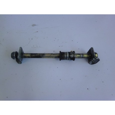 AXE DE ROUE ARRIERE - HYOSUNG GTR 650