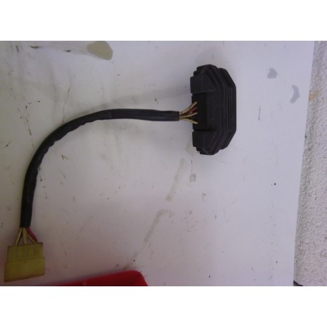 REGULATEUR - YAMAHA 600 FAZER