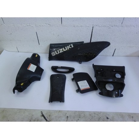 LOT DE 6 CACHES - SUZUKI KATANA