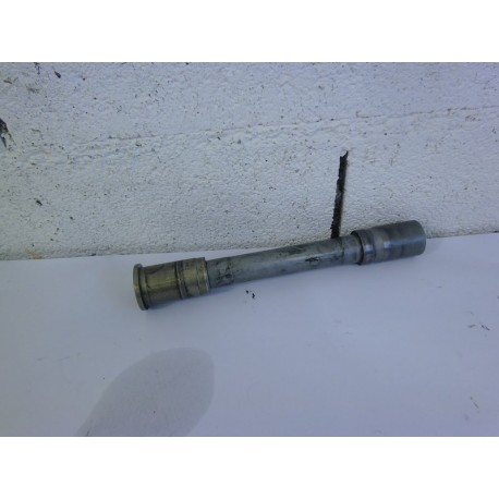 AXE DE ROUE AVANT - BMW S1000RR