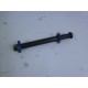 AXE DE ROUE ARRIERE - YAMAHA R1 1999