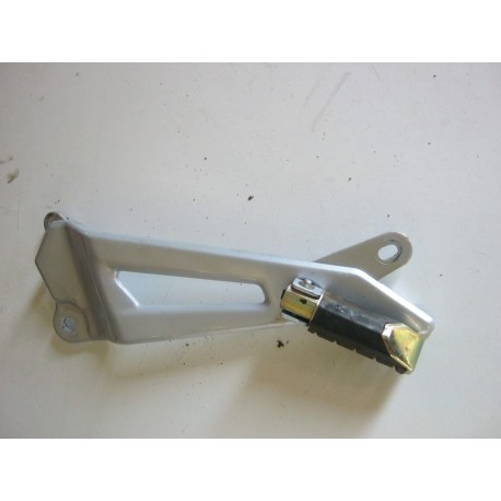 PLATINE PASSAGER DROITE YAMAHA YBR 125 2007