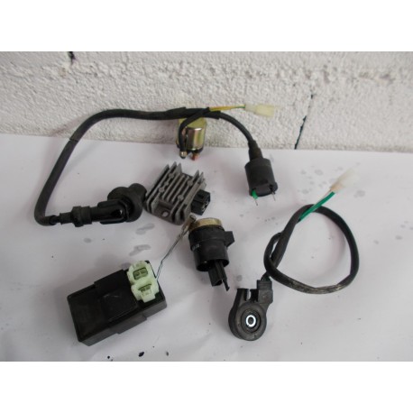 LOT DE PIECE ELECTRIQUE - MASH CITY 50