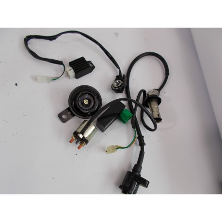 LOT DE PIECE ELECTRIQUE - SCOOTER CHINOIX GY6