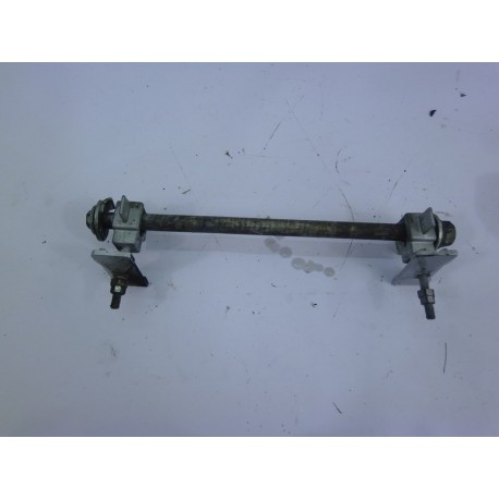 AXE DE ROUE ARRIERE - HONDA HORNET 600