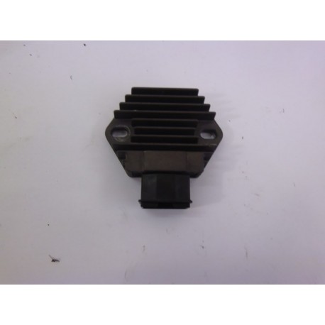 REGULATEUR - HONDA HORNET 600