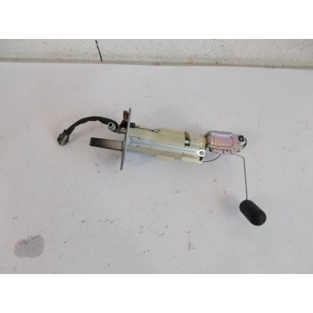 POMPE A ESSENCE - SUZUKI GSR 600