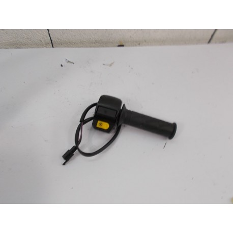 POIGNEE DE GAZ - PEUGEOT KISBEE