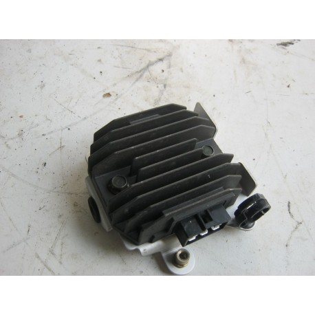 REGULATEUR - YAMAHA FZ6