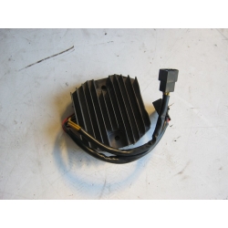 REGULATEUR - TRIUMPH 1050 SPEED TRIPLE