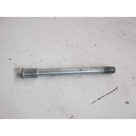 AXE DE ROUE - KAWASAKI ER6N 2010