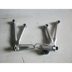 PAIRE DE CALLE PIED PASSAGER - SUZUKI 600 BANDIT