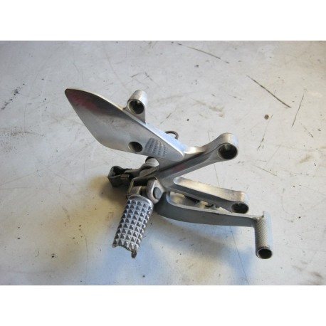 PLATINE DROITE - HONDA VFR 800