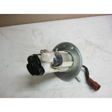 POMPE A ESSENCE - SUZUKI SVS 650