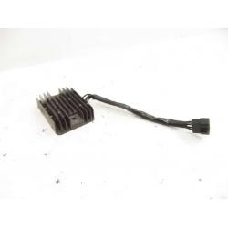 REGULATEUR - TRIUMPH TT 600