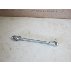 AXE DE ROUE ARRIERE - HONDA 125 CBF