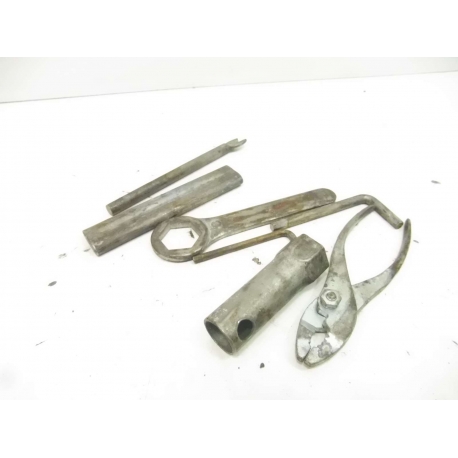 BOITE A OUTIL - APRILIA PEGASO 650