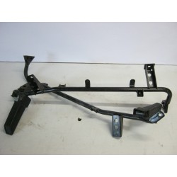 SUPPORT DE MARCHE PIED - HONDA 125 PANTHEON