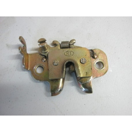 FERMETURE DE SELLE -  PEUGEOT KISBEE