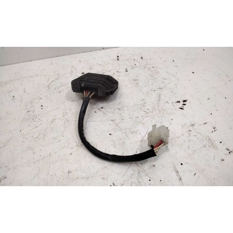 - YAMAHA 600 FAZER 2000