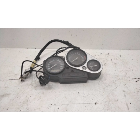 - YAMAHA 600 FAZER 2000