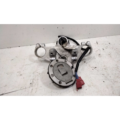 - YAMAHA 600 FAZER 2000