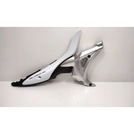 PLATINE DROITE - SUZUKI GLADIUS 650