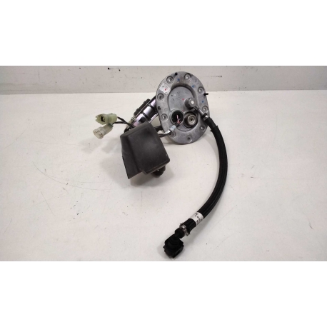 POMPE A ESSENCE - TRIUMPH STREET TWIN 900